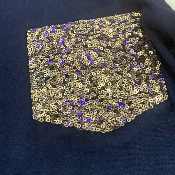 Boutique top with sequins pocket - Picture 2 of 3